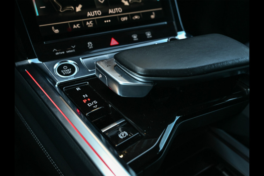 Audi Q8 e-tron 55 quattro Advanced Edition Plus 115 kWh | Panoramdak | Ambiance interieur | Adaptive Cruise | NL-Auto | Memory seats | Keyless