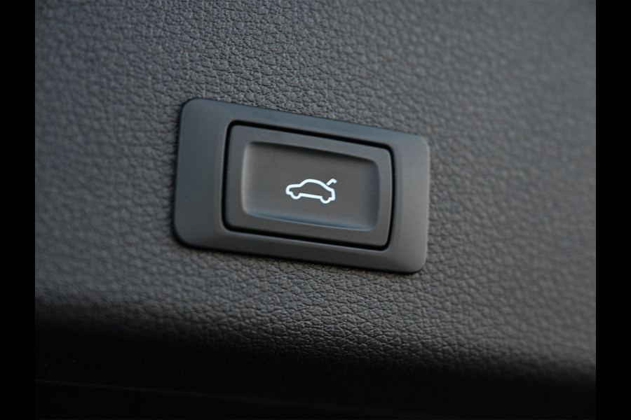 Audi Q8 e-tron 55 quattro Advanced Edition Plus 115 kWh | Panoramdak | Ambiance interieur | Adaptive Cruise | NL-Auto | Memory seats | Keyless