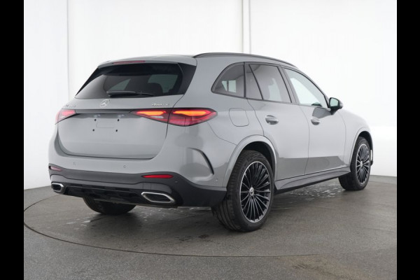 Mercedes-Benz GLC 300 e 4MATIC AMG Plug-In Hybride AMG Line | Night Pakket | Digital Licht | Trekhaak | Distronic | Memory Voorstoelen | Stoel en Stuurverwarming. Inclusief 24 maanden Mercedes-Benz Certified garantie voor Europa.