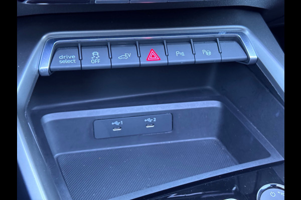 Audi A3 Sportback 45 TFSI e S edition Competition B&O/HuD/Memory