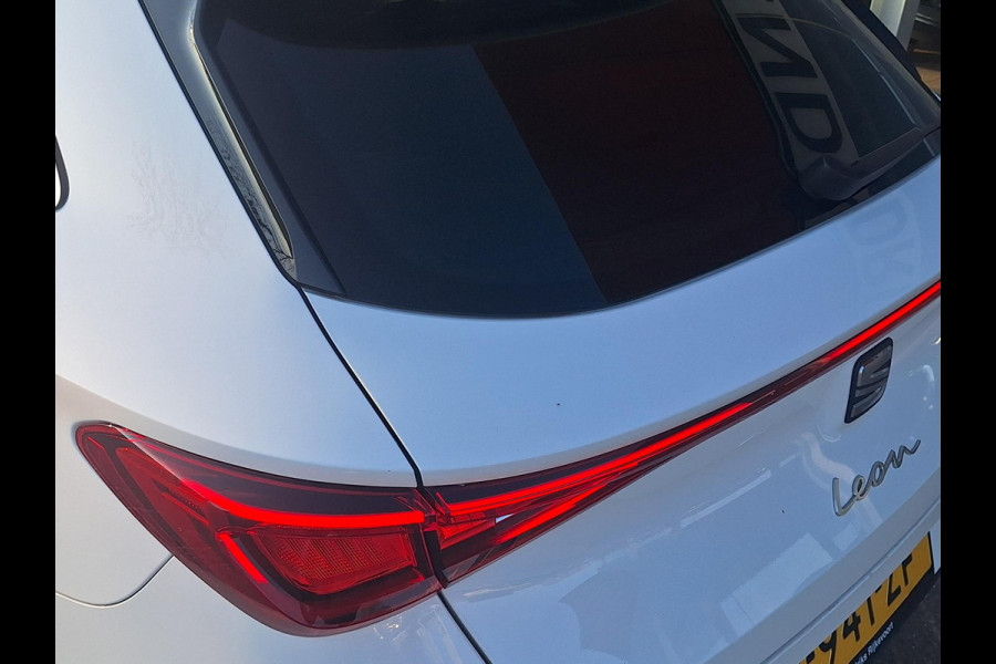 Seat Leon Sportstourer 1.5 TSI Style Launch Edition My 2021 | 18"LM | Trekhaak | Full LED | Climate V=A | Navi |