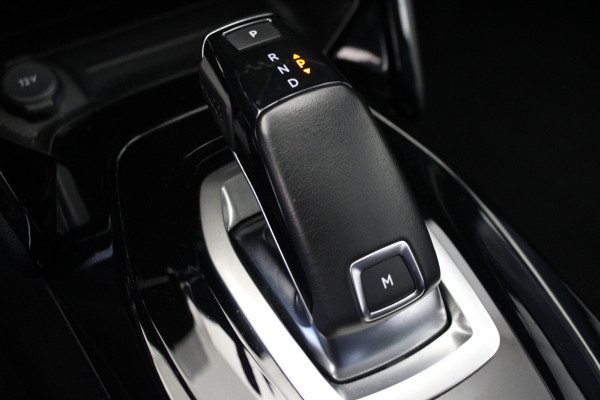 Peugeot 2008 1.2 PureTech Allure |Navi|Camera|