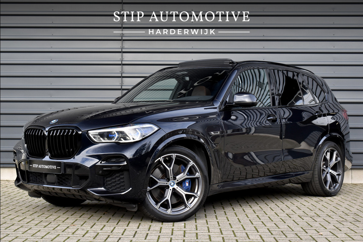 BMW X5 xDrive45e High Executive M Sport | Pano | Laser | Massage | ACC | Trekhaak | 21'' Wielen | Luchtvering |