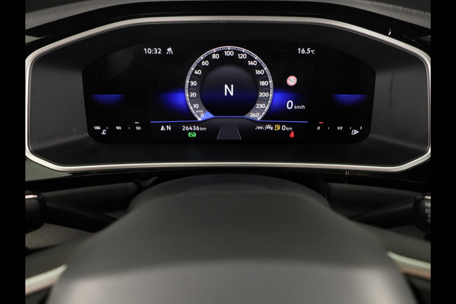 Volkswagen T-Roc 1.5 TSI R-Line 150 PK DSG | Navigatie | Trekhaak afneembaar | ErgoActive Stoel Pakket | Parkeercamera |