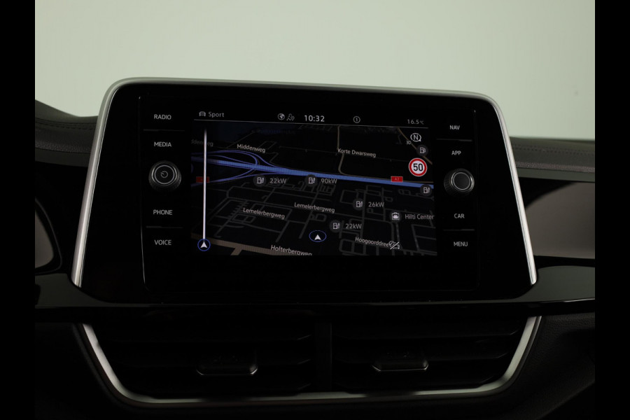 Volkswagen T-Roc 1.5 TSI R-Line 150 PK DSG | Navigatie | Trekhaak afneembaar | ErgoActive Stoel Pakket | Parkeercamera |