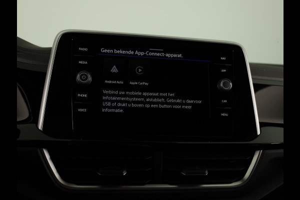 Volkswagen T-Roc 1.5 TSI R-Line 150 PK DSG | Navigatie | Trekhaak afneembaar | ErgoActive Stoel Pakket | Parkeercamera |