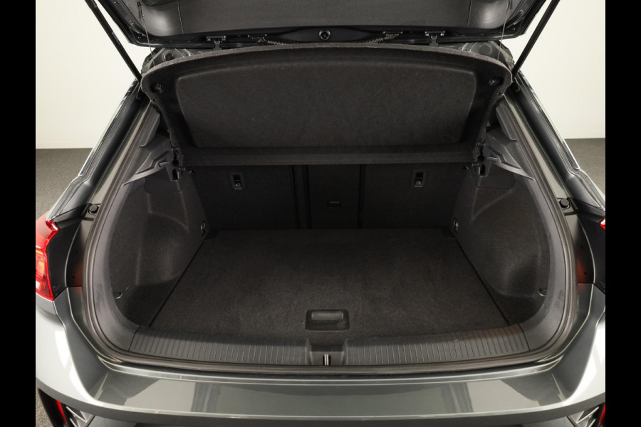 Volkswagen T-Roc 1.5 TSI R-Line 150 PK DSG | Navigatie | Trekhaak afneembaar | ErgoActive Stoel Pakket | Parkeercamera |