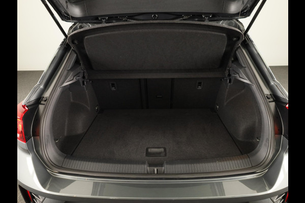 Volkswagen T-Roc 1.5 TSI R-Line 150 PK DSG | Navigatie | Trekhaak afneembaar | ErgoActive Stoel Pakket | Parkeercamera |