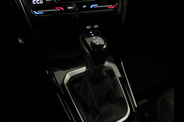 Volkswagen T-Roc 1.5 TSI R-Line 150 PK DSG | Navigatie | Trekhaak afneembaar | ErgoActive Stoel Pakket | Parkeercamera |