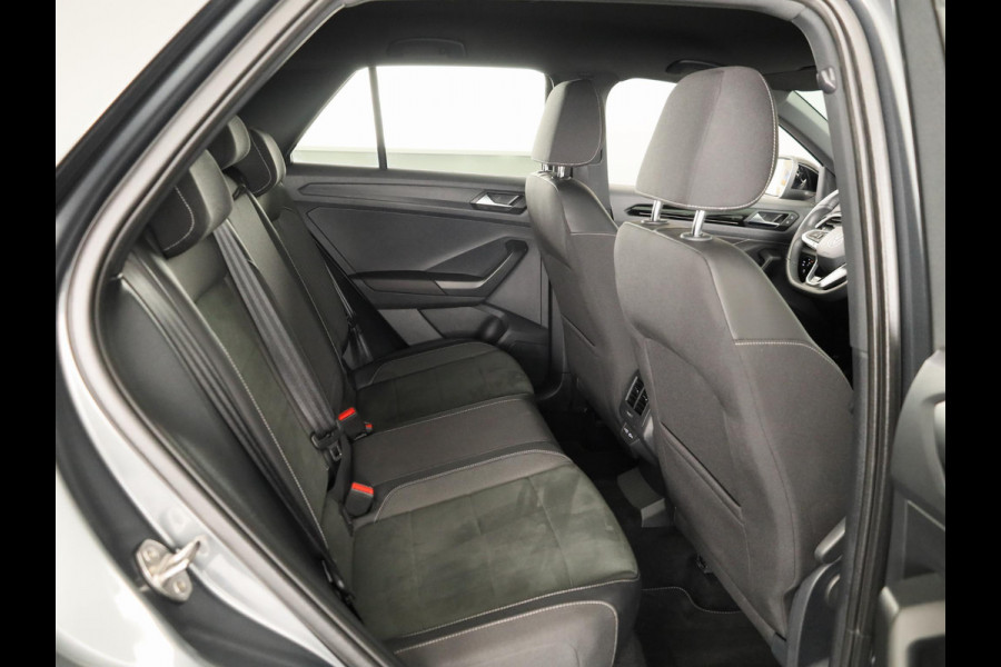 Volkswagen T-Roc 1.5 TSI R-Line 150 PK DSG | Navigatie | Trekhaak afneembaar | ErgoActive Stoel Pakket | Parkeercamera |