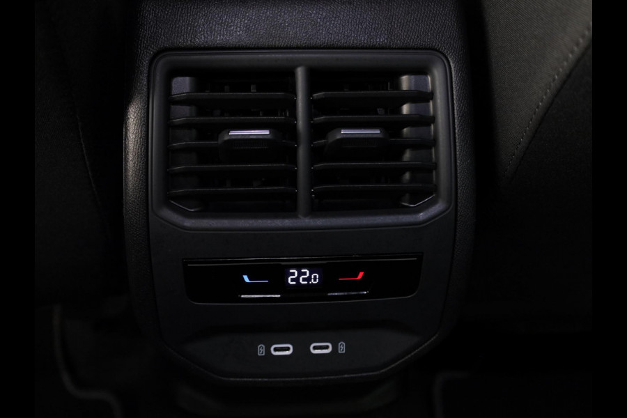 Seat Leon Sportstourer 1.5 TSI e-Hybrid Style Business Intense 204 pk Automaat | Verlengde garantie | Navigatie | Parkeersensoren (Park assist) | Achteruitrijcamera |