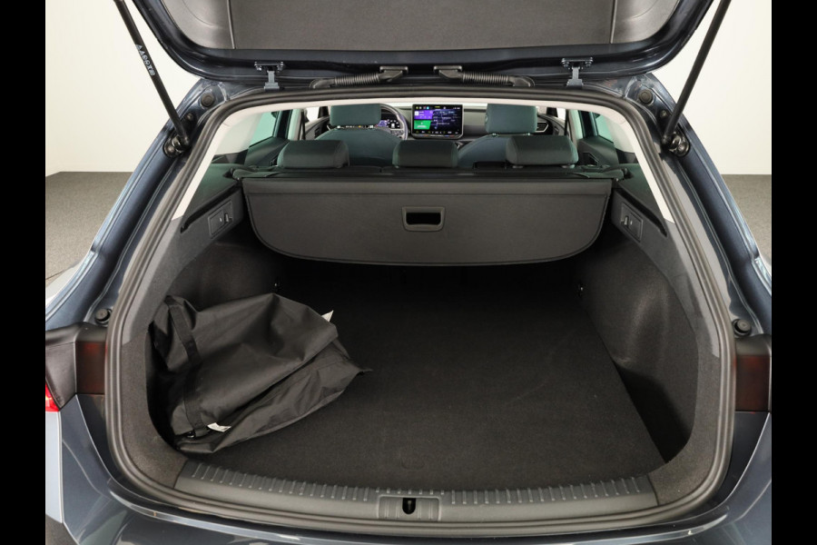Seat Leon Sportstourer 1.5 TSI e-Hybrid Style Business Intense 204 pk Automaat | Verlengde garantie | Navigatie | Parkeersensoren (Park assist) | Achteruitrijcamera |
