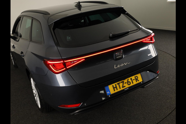 Seat Leon Sportstourer 1.5 TSI e-Hybrid Style Business Intense 204 pk Automaat | Verlengde garantie | Navigatie | Parkeersensoren (Park assist) | Achteruitrijcamera |