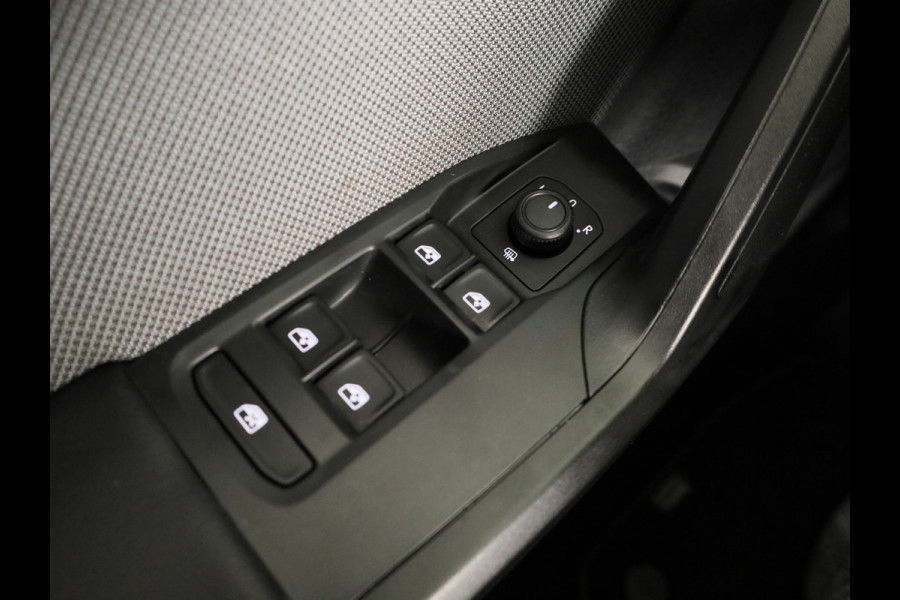 Seat Leon Sportstourer 1.5 TSI e-Hybrid Style Business Intense 204 pk Automaat | Verlengde garantie | Navigatie | Parkeersensoren (Park assist) | Achteruitrijcamera |