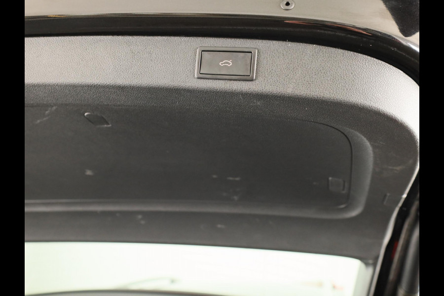 Škoda Kodiaq 1.5 TSI Business Edition Plus 150 pk | Lederen bekleding | Elektrisch verstelbare bestuurdersstoel|  Navigatie | Parkeersensoren (Park assist) | Rondomzicht camera | Stoelverwarming v/a |