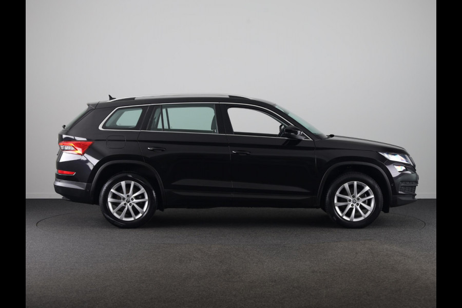 Škoda Kodiaq 1.5 TSI Business Edition Plus 150 pk | Lederen bekleding | Elektrisch verstelbare bestuurdersstoel|  Navigatie | Parkeersensoren (Park assist) | Rondomzicht camera | Stoelverwarming v/a |