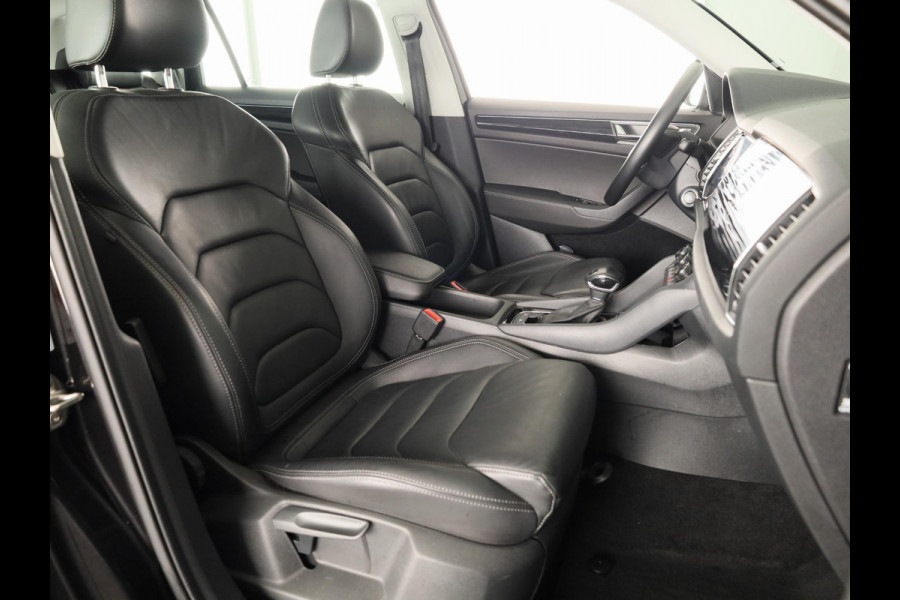 Škoda Kodiaq 1.5 TSI Business Edition Plus 150 pk | Lederen bekleding | Elektrisch verstelbare bestuurdersstoel|  Navigatie | Parkeersensoren (Park assist) | Rondomzicht camera | Stoelverwarming v/a |
