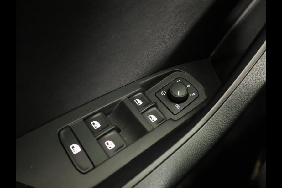 Škoda Kodiaq 1.5 TSI Business Edition Plus 150 pk | Lederen bekleding | Elektrisch verstelbare bestuurdersstoel|  Navigatie | Parkeersensoren (Park assist) | Rondomzicht camera | Stoelverwarming v/a |