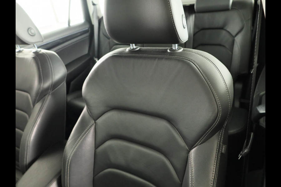 Škoda Kodiaq 1.5 TSI Business Edition Plus 150 pk | Lederen bekleding | Elektrisch verstelbare bestuurdersstoel|  Navigatie | Parkeersensoren (Park assist) | Rondomzicht camera | Stoelverwarming v/a |