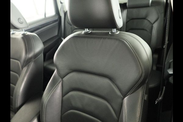 Škoda Kodiaq 1.5 TSI Business Edition Plus 150 pk | Lederen bekleding | Elektrisch verstelbare bestuurdersstoel|  Navigatie | Parkeersensoren (Park assist) | Rondomzicht camera | Stoelverwarming v/a |