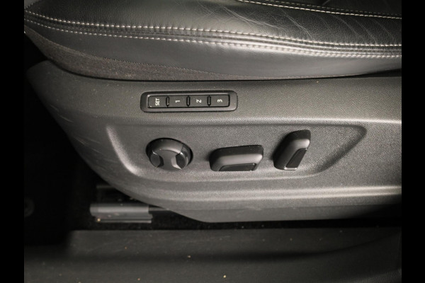 Škoda Kodiaq 1.5 TSI Business Edition Plus 150 pk | Lederen bekleding | Elektrisch verstelbare bestuurdersstoel|  Navigatie | Parkeersensoren (Park assist) | Rondomzicht camera | Stoelverwarming v/a |
