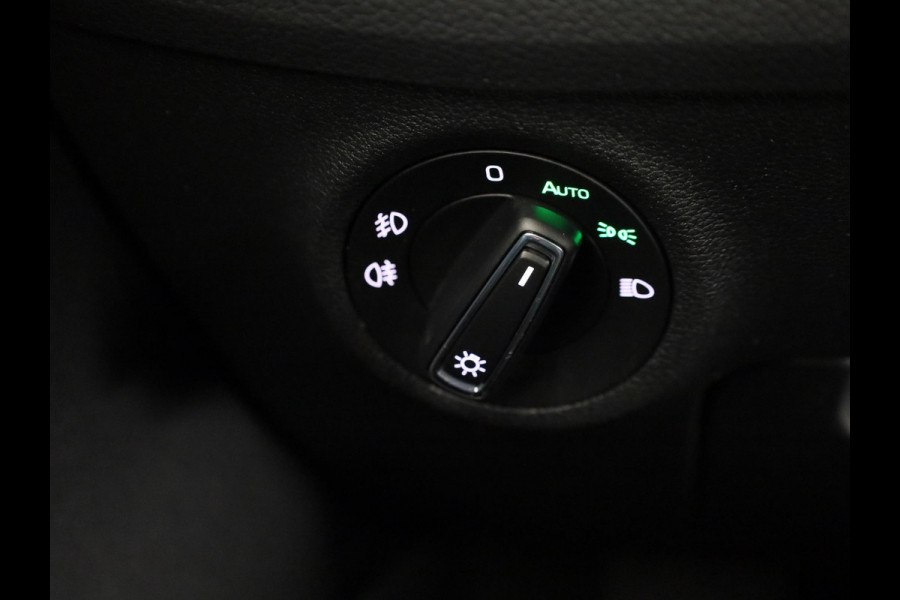 Škoda Kodiaq 1.5 TSI Business Edition Plus 150 pk | Lederen bekleding | Elektrisch verstelbare bestuurdersstoel|  Navigatie | Parkeersensoren (Park assist) | Rondomzicht camera | Stoelverwarming v/a |