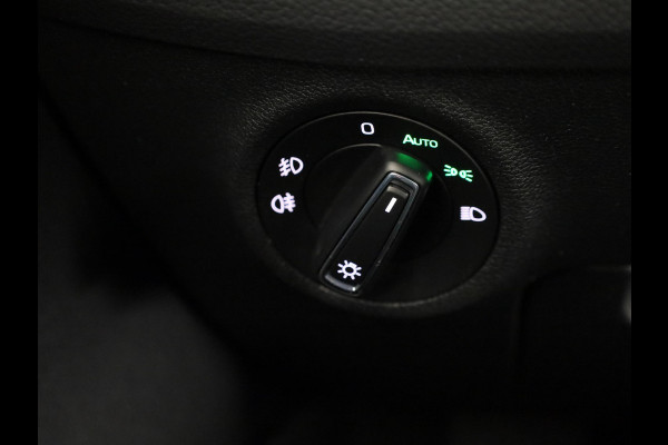 Škoda Kodiaq 1.5 TSI Business Edition Plus 150 pk | Lederen bekleding | Elektrisch verstelbare bestuurdersstoel|  Navigatie | Parkeersensoren (Park assist) | Rondomzicht camera | Stoelverwarming v/a |