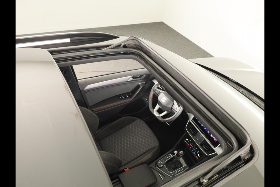 Seat Tarraco 1.4 TSI e-Hybrid PHEV FR 245 pk Automaat (DSG) | Navigatie | Panoramadak | Parkeersensoren (Park assist) | Achteruitrijcamera | Autom. airco (3 zones) | Apple Carplay/Android Auto |