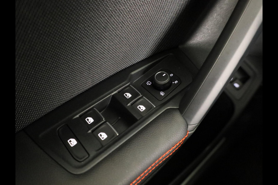 Seat Tarraco 1.4 TSI e-Hybrid PHEV FR 245 pk Automaat (DSG) | Navigatie | Panoramadak | Parkeersensoren (Park assist) | Achteruitrijcamera | Autom. airco (3 zones) | Apple Carplay/Android Auto |