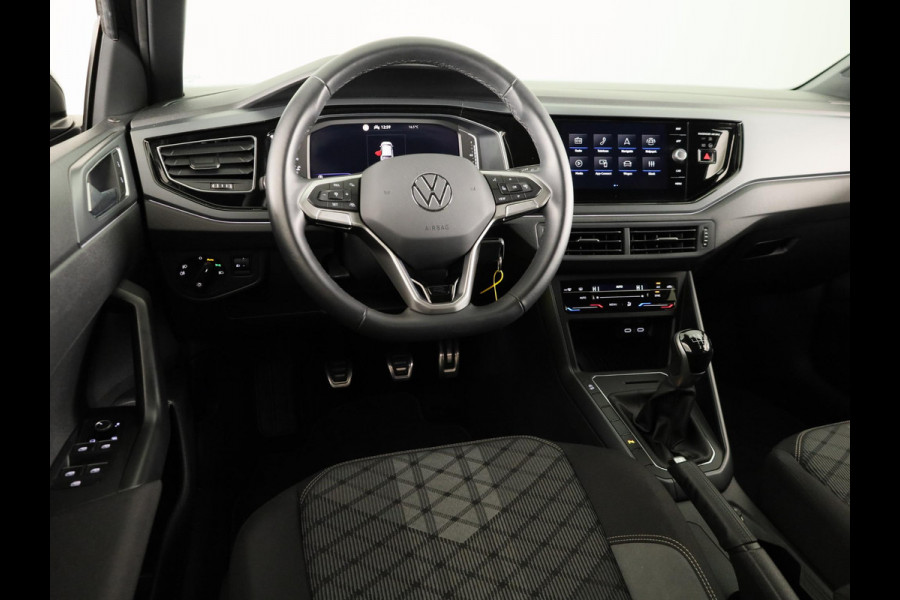 Volkswagen Taigo 1.0 TSI R-Line 115PK | Panorama dak | Navigatie via app | Parkeersensoren | Automatische airco |