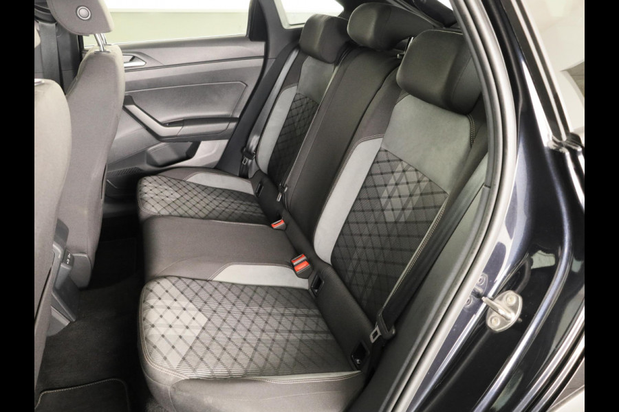 Volkswagen Taigo 1.0 TSI R-Line 115PK | Panorama dak | Navigatie via app | Parkeersensoren | Automatische airco |