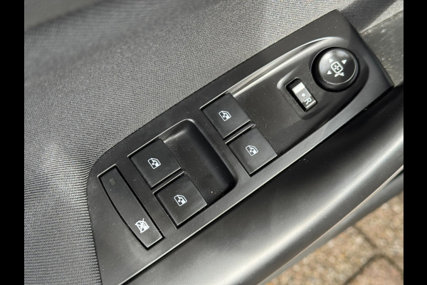 Opel Astra 1.2 Blitz Edition 2021 ZWART NAVI AIRCO LM NAP!