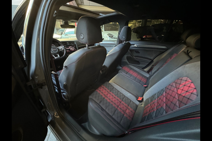 Volkswagen Golf 2.0 TSI GTI TCR Pano|Keyles|Akrapovic|Dynaudio