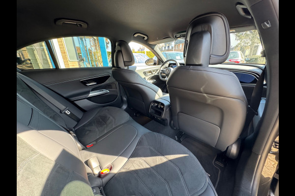 Mercedes-Benz E-Klasse 200 AMG Line Hyperscreen 360 Camera 21 inch