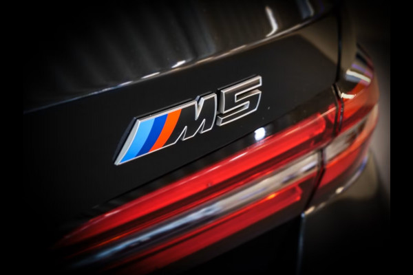 BMW 5 Serie Touring M5 ** M-DRIVER PACK (305 km/h), M-REMMEN, PANO, TREKH, MERINO LEDER, 20/21 INCH LMV ** 1e EIG - UNFALLFREI - Ex BMW AG ** ** INFORMEER OOK NAAR ONZE AANTREKKELIJKE FINANCIAL-LEASE TARIEVEN **