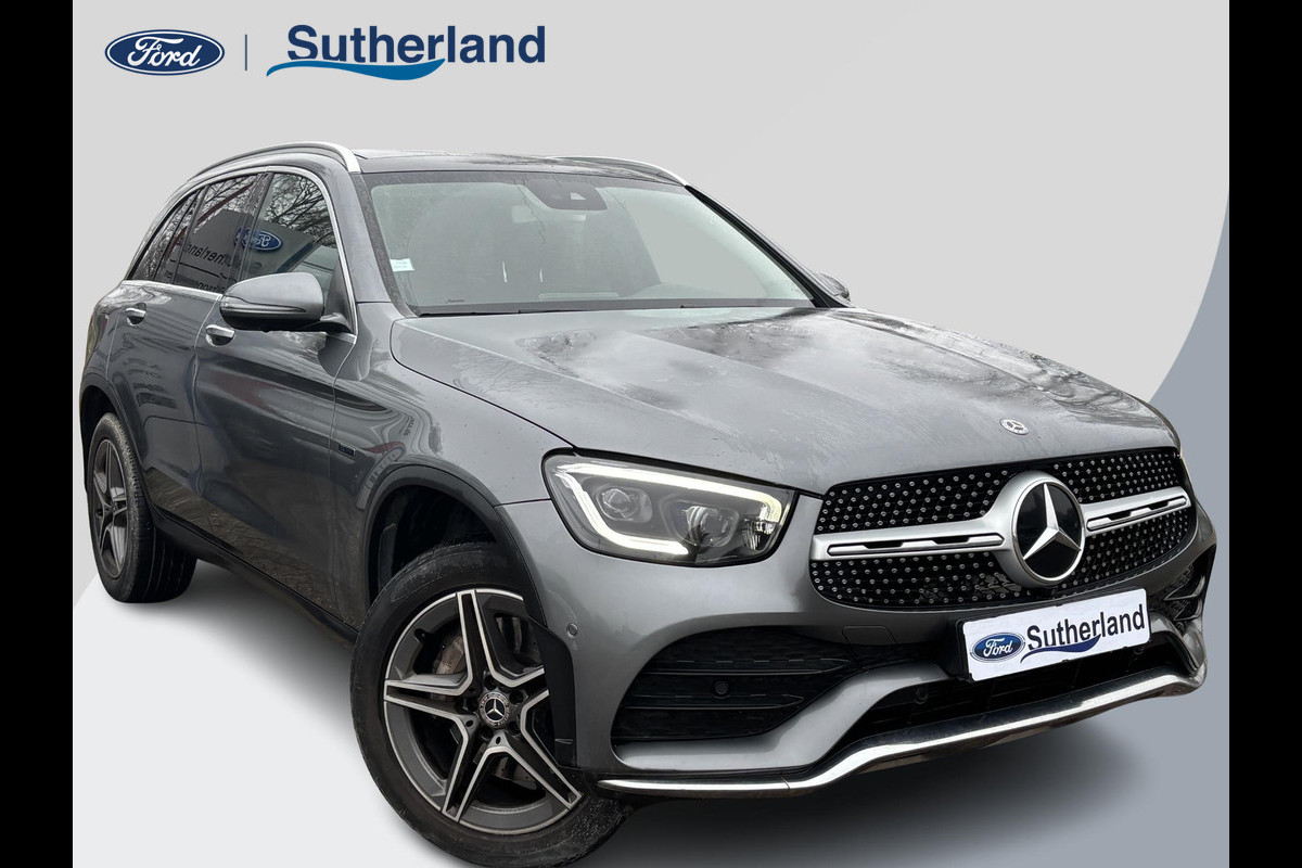 Mercedes-Benz GLC 300e 4MATIC AMG Line | Bellen voor bezichtiging | SCI | 320pk PHEV | Panormadak | Afneembare Trekhaak | Burmester Audio | Stoelverwarming |  Achteruitrijcamera