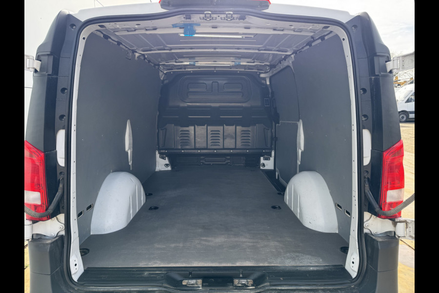 Mercedes-Benz Vito 114 1.9 CDI Automaat L2H1 Climate Control Adaptieve Cruise Side Bars Camera Carplay Stoelverwarming
