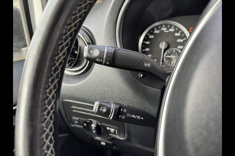Mercedes-Benz Vito 114 1.9 CDI Automaat L2H1 Climate Control Adaptieve Cruise Side Bars Camera Carplay Stoelverwarming