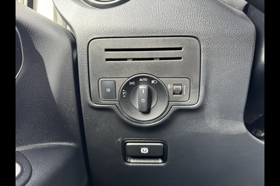 Mercedes-Benz Vito 114 1.9 CDI Automaat L2H1 Climate Control Adaptieve Cruise Side Bars Camera Carplay Stoelverwarming