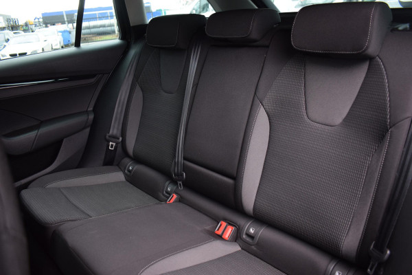 Škoda Octavia Combi 1.0 e-TSI Business Edition | Carplay | Climate | Camera | 17'' Velgen