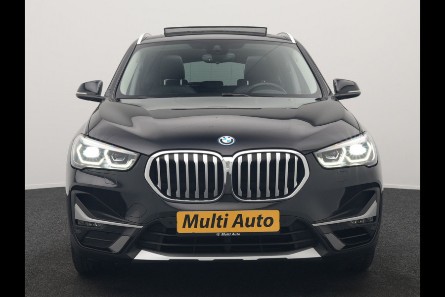 BMW X1 xDrive25e XLine PHEV 221pk Dealer O.H. | Trekhaak Afn. | Panodak | Adaptive Cruise | Camera | Lederen Sportstoelen & Stuur Verwarmd | Keyless | Apple Carplay | Hifi Audio | Navigatie | DAB | 18"L.M | Plug In Hybrid