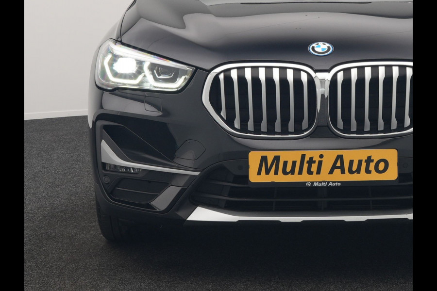 BMW X1 xDrive25e XLine PHEV 221pk Dealer O.H. | Trekhaak Afn. | Panodak | Adaptive Cruise | Camera | Lederen Sportstoelen & Stuur Verwarmd | Keyless | Apple Carplay | Hifi Audio | Navigatie | DAB | 18"L.M | Plug In Hybrid