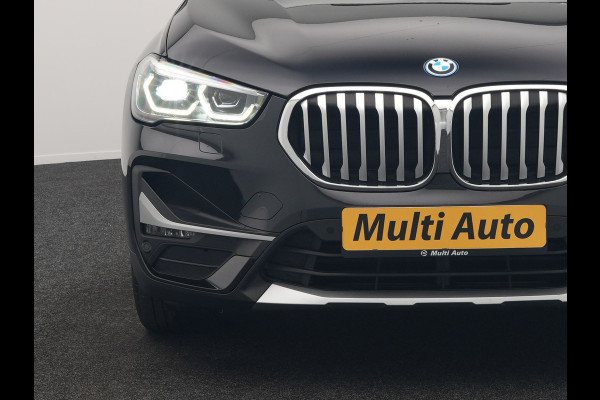 BMW X1 xDrive25e XLine PHEV 221pk Dealer O.H. | Trekhaak Afn. | Panodak | Adaptive Cruise | Camera | Lederen Sportstoelen & Stuur Verwarmd | Keyless | Apple Carplay | Hifi Audio | Navigatie | DAB | 18"L.M | Plug In Hybrid