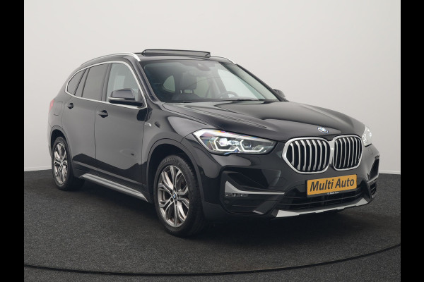 BMW X1 xDrive25e XLine PHEV 221pk Dealer O.H. | Trekhaak Afn. | Panodak | Adaptive Cruise | Camera | Lederen Sportstoelen & Stuur Verwarmd | Keyless | Apple Carplay | Hifi Audio | Navigatie | DAB | 18"L.M | Plug In Hybrid