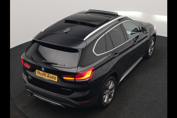 BMW X1 xDrive25e XLine PHEV 221pk Dealer O.H. | Trekhaak Afn. | Panodak | Adaptive Cruise | Camera | Lederen Sportstoelen & Stuur Verwarmd | Keyless | Apple Carplay | Hifi Audio | Navigatie | DAB | 18"L.M | Plug In Hybrid