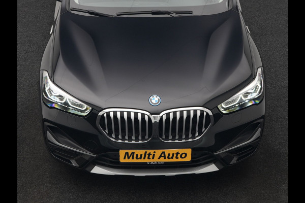 BMW X1 xDrive25e XLine PHEV 221pk Dealer O.H. | Trekhaak Afn. | Panodak | Adaptive Cruise | Camera | Lederen Sportstoelen & Stuur Verwarmd | Keyless | Apple Carplay | Hifi Audio | Navigatie | DAB | 18"L.M | Plug In Hybrid