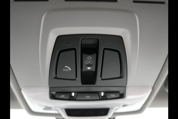 BMW X1 xDrive25e XLine PHEV 221pk Dealer O.H. | Trekhaak Afn. | Panodak | Adaptive Cruise | Camera | Lederen Sportstoelen & Stuur Verwarmd | Keyless | Apple Carplay | Hifi Audio | Navigatie | DAB | 18"L.M | Plug In Hybrid