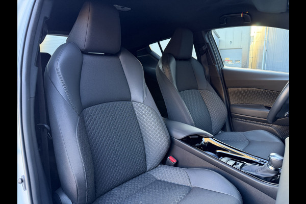 Toyota C-HR 1.8 Hybrid Style / Bi tone | BSM | Draadloos Apple Carplay/Android auto | PDC V+A | Rijklaar!!!