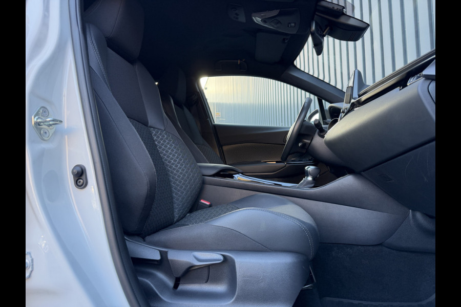 Toyota C-HR 1.8 Hybrid Style / Bi tone | BSM | Draadloos Apple Carplay/Android auto | PDC V+A | Rijklaar!!!