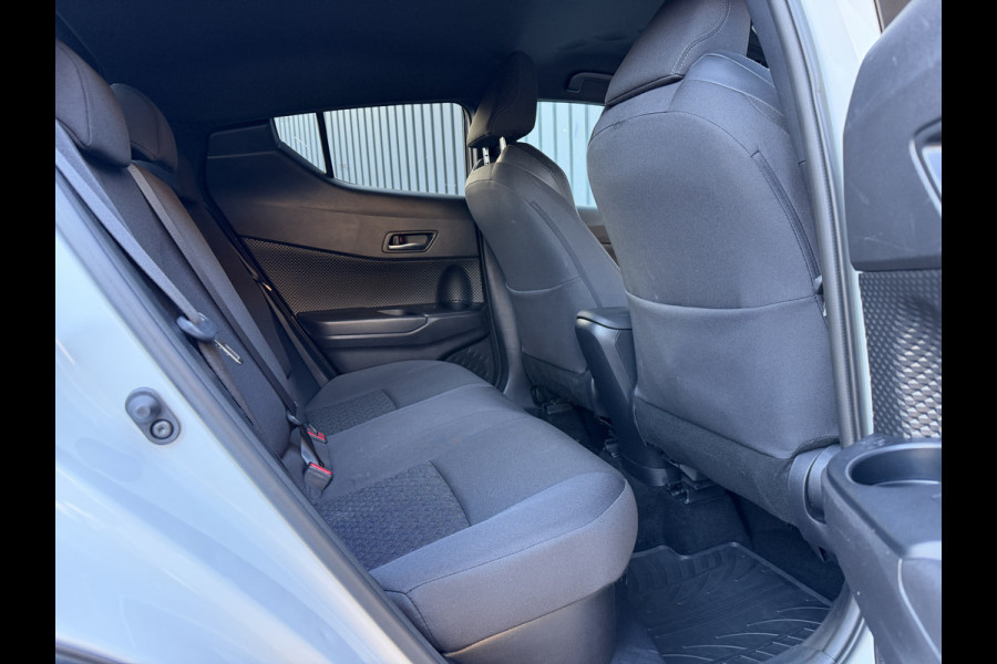 Toyota C-HR 1.8 Hybrid Style / Bi tone | BSM | Draadloos Apple Carplay/Android auto | PDC V+A | Rijklaar!!!